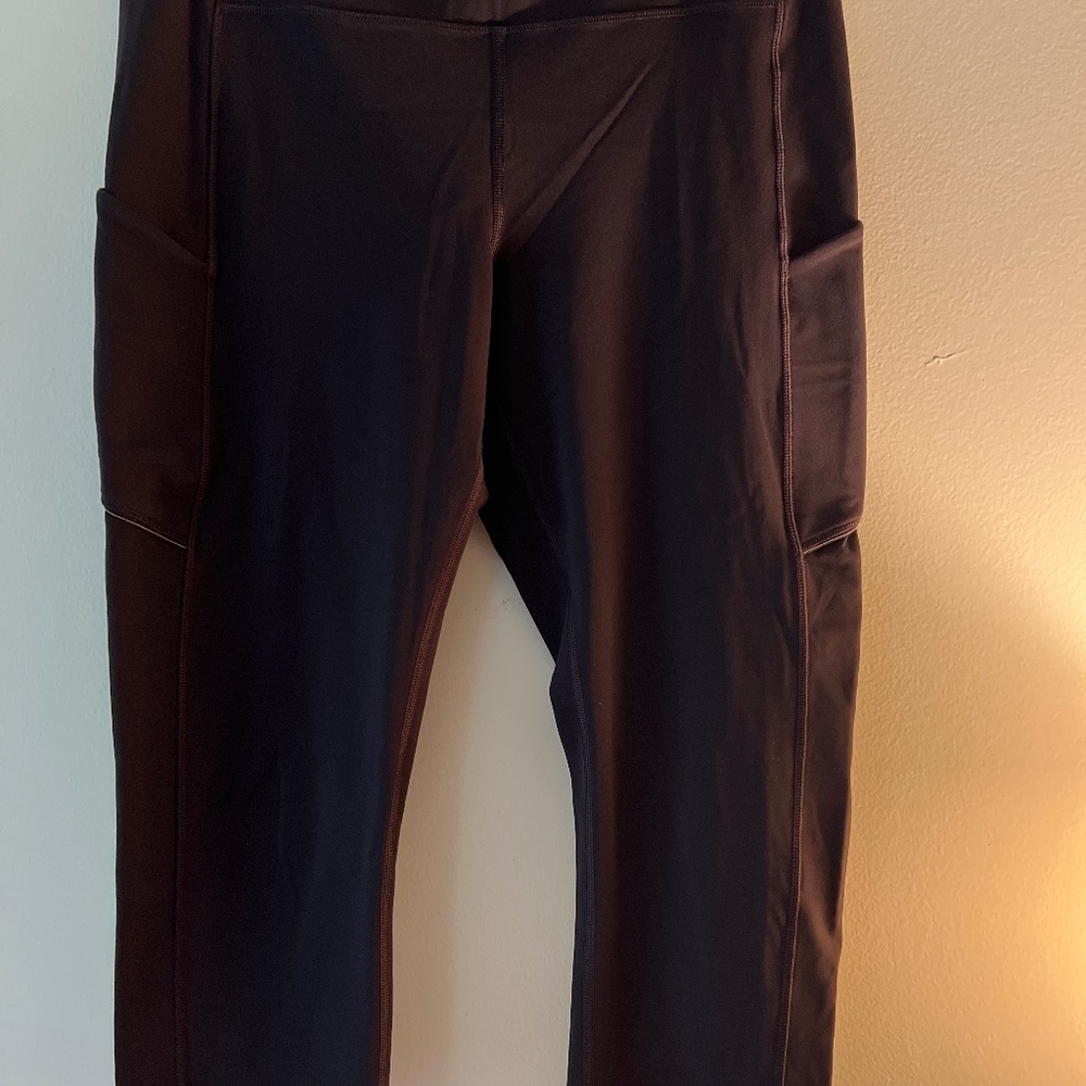 Lululemon size 12 capris